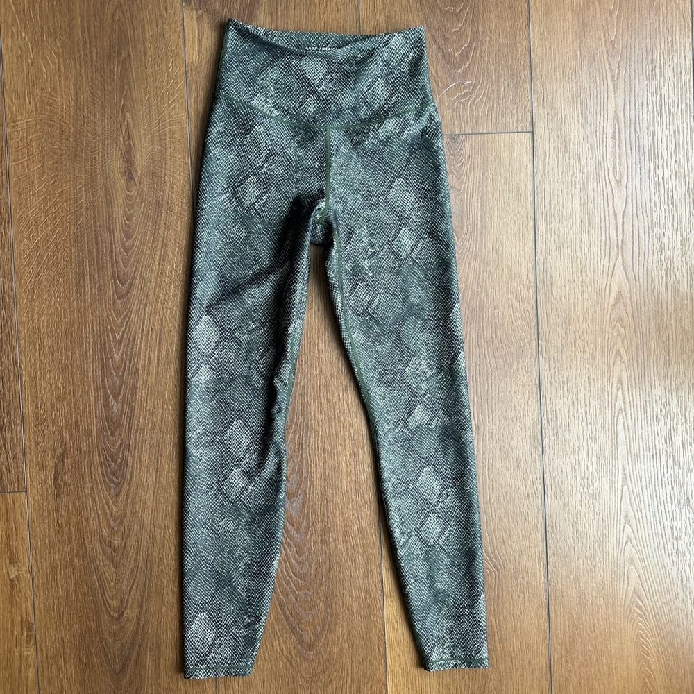 Good American High-Waist Snake-Print Leggings in Green